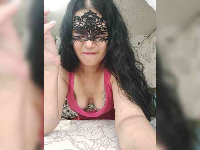 ZulfaMillers webcam
