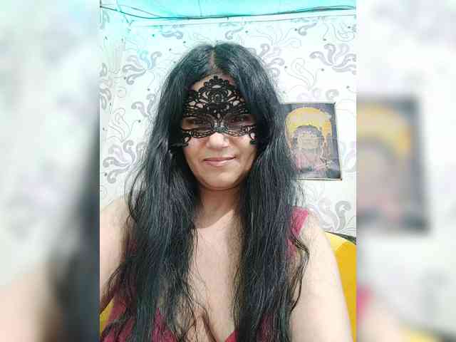 ZulfaMillers webcam