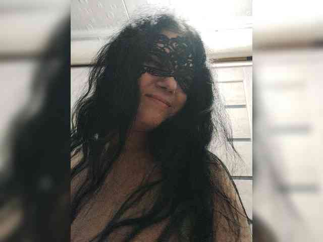 ZulfaMillers webcam