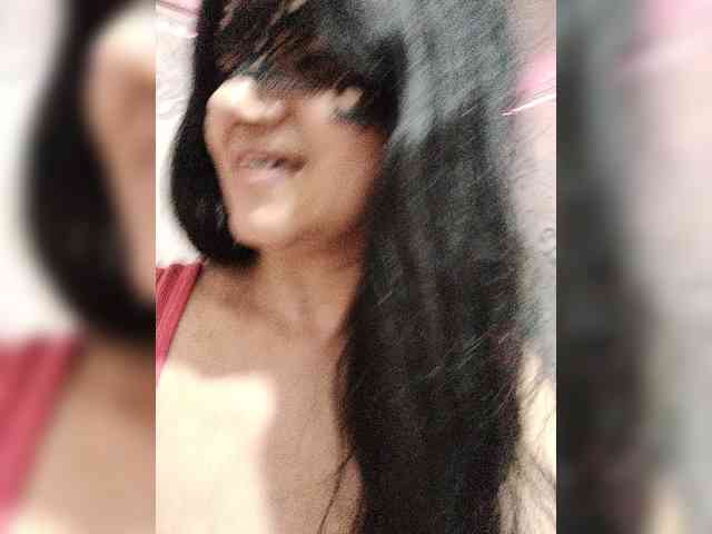 ZulfaMillers webcam