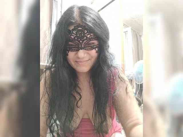 ZulfaMillers webcam