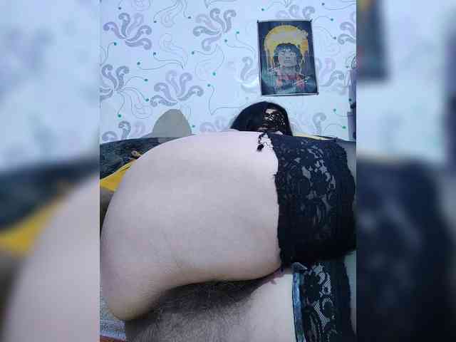 ZulfaMillers webcam