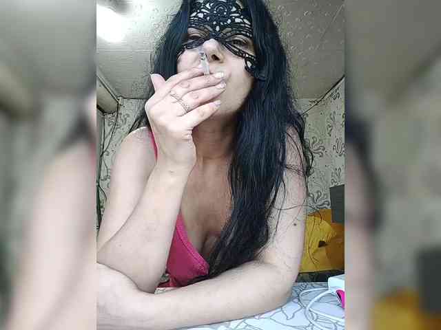 ZulfaMillers webcam