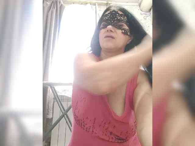 ZulfaMillers webcam