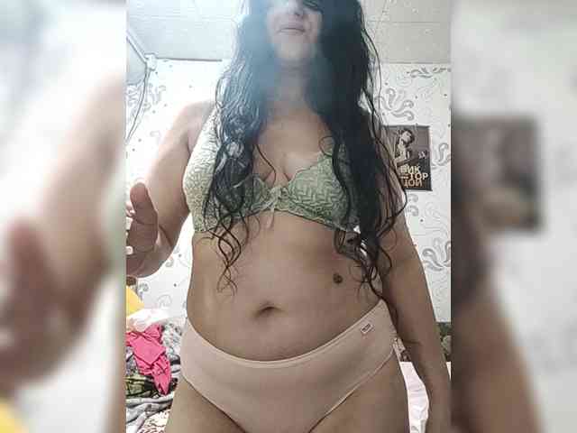 ZulfaMillers webcam