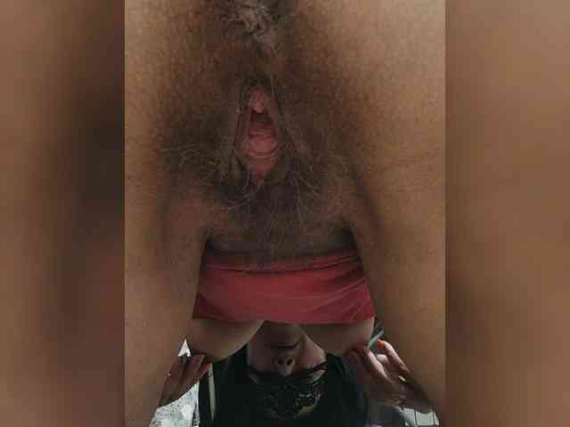 ZulfaMillers webcam