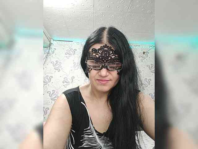 ZulfaMillers webcam