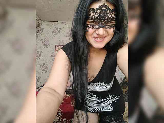 ZulfaMillers webcam