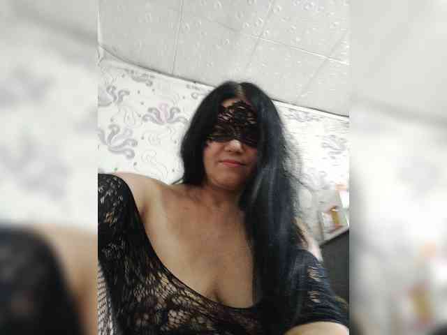 ZulfaMillers webcam