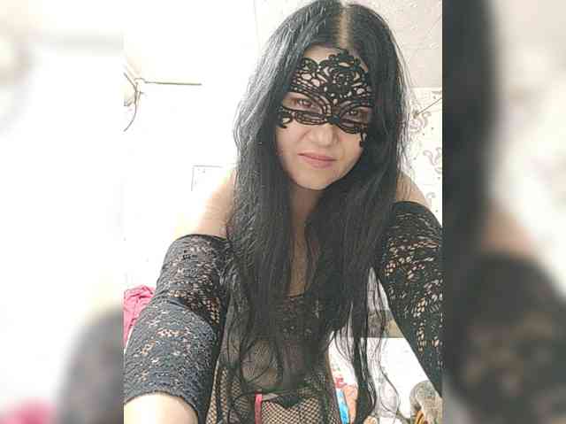 ZulfaMillers webcam