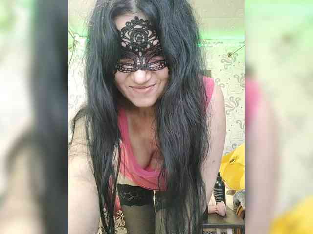 ZulfaMillers webcam