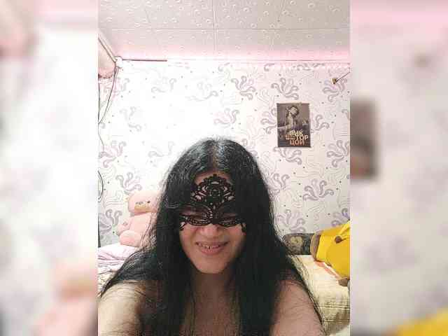 ZulfaMillers webcam