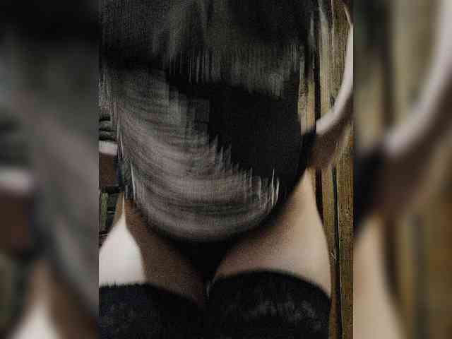 ZulfaMillers webcam