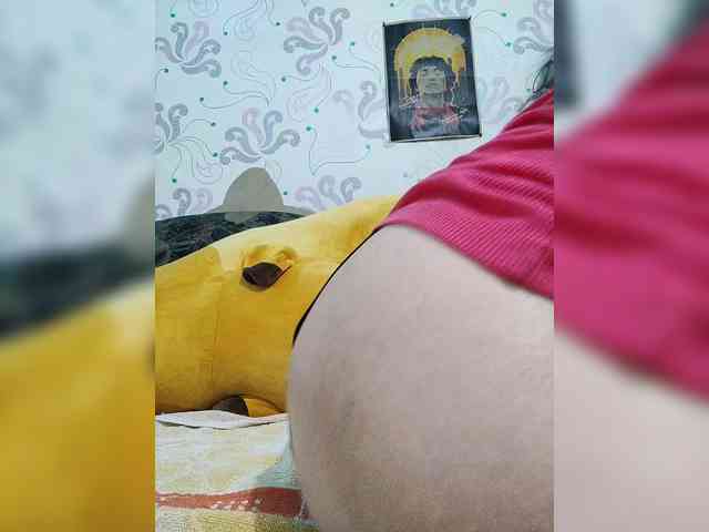 ZulfaMillers webcam