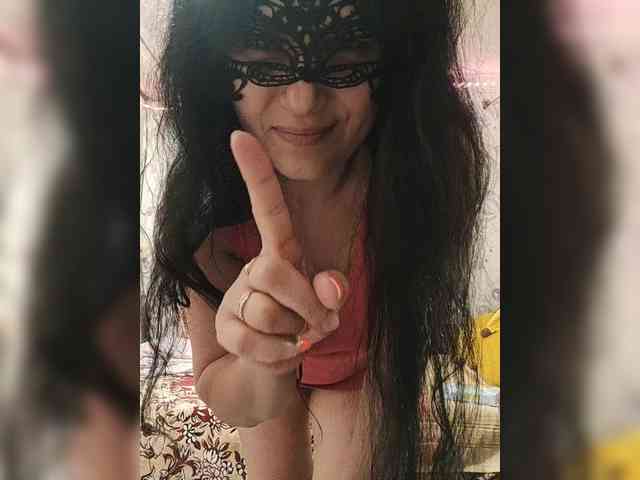 ZulfaMillers webcam