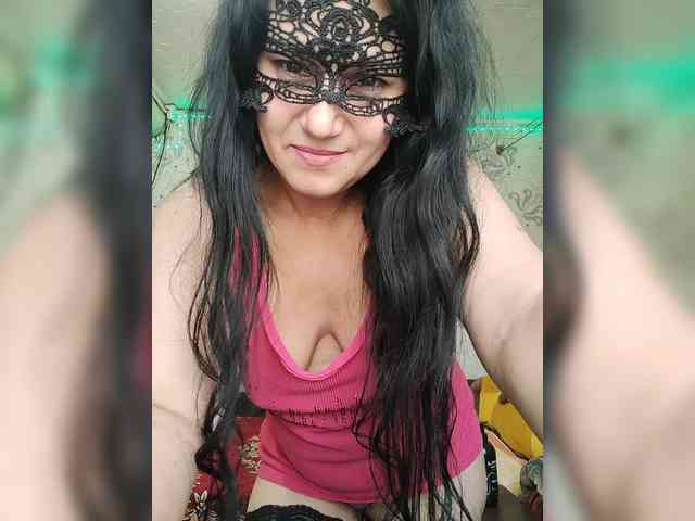 ZulfaMillers webcam