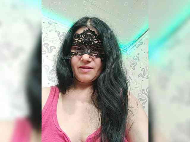 ZulfaMillers webcam
