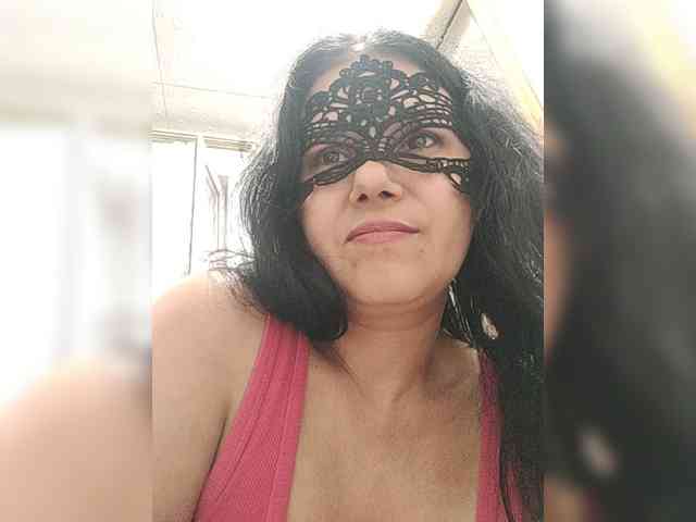 ZulfaMillers webcam