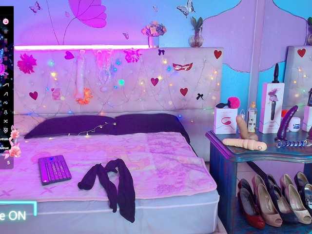 Zalymature live webcam show