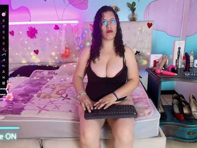 Zalymature live cam on BongaCams