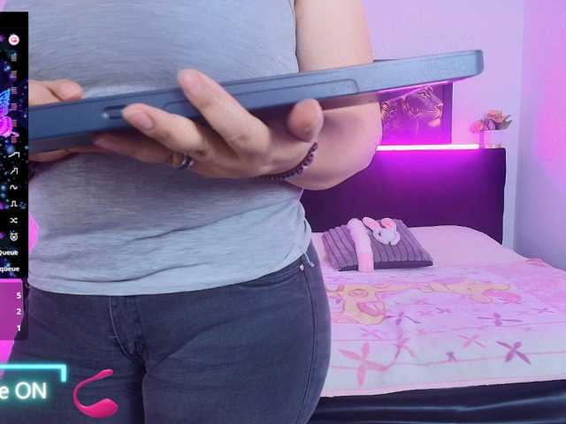 Zalymature live cam preview