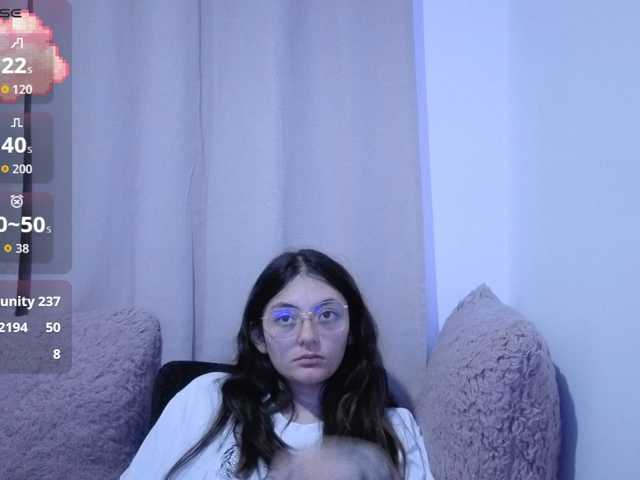 Lesliee22 live cam preview