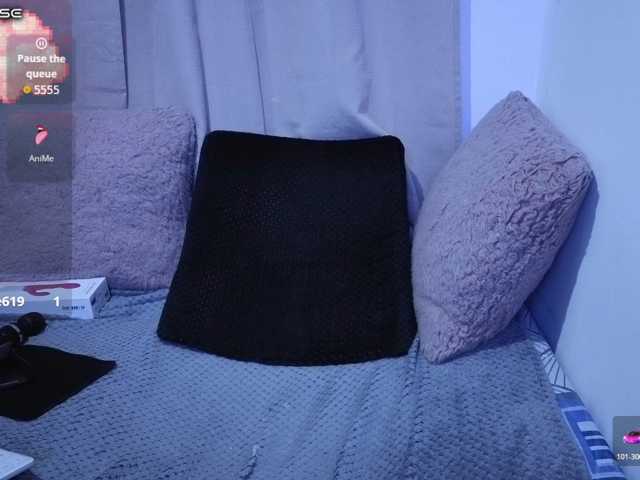 Lesliee22 live cam on BongaCams