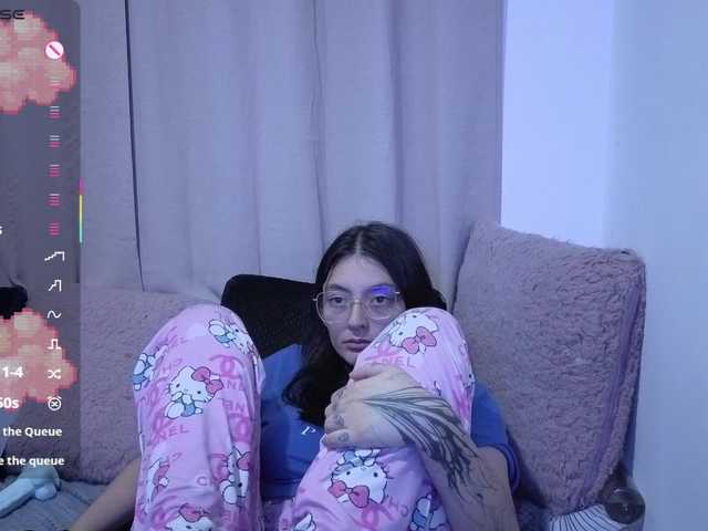 Lesliee22 live webcam show