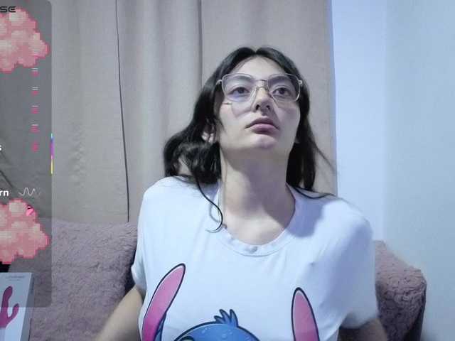 Lesliee22 live cam on BongaCams
