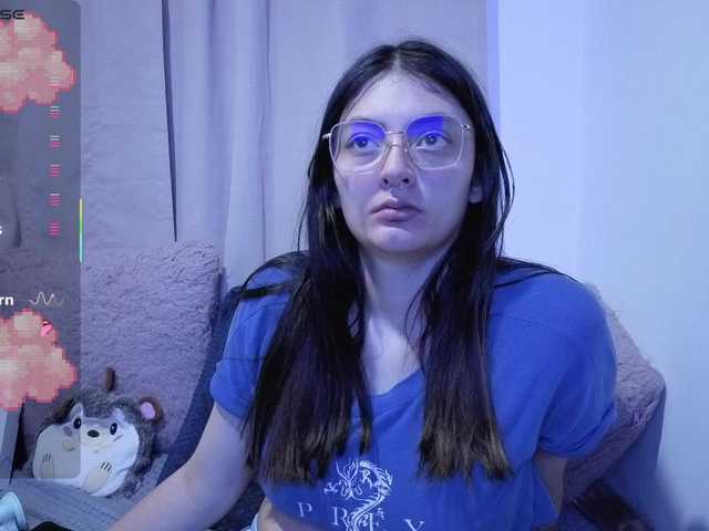 Lesliee22 live cam on BongaCams