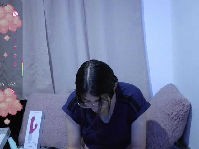 Lesliee22 live cam on BongaCams