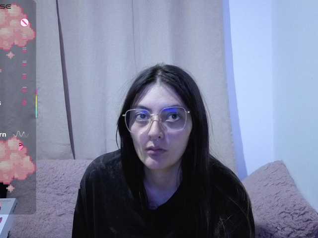 Lesliee22 live cam on BongaCams