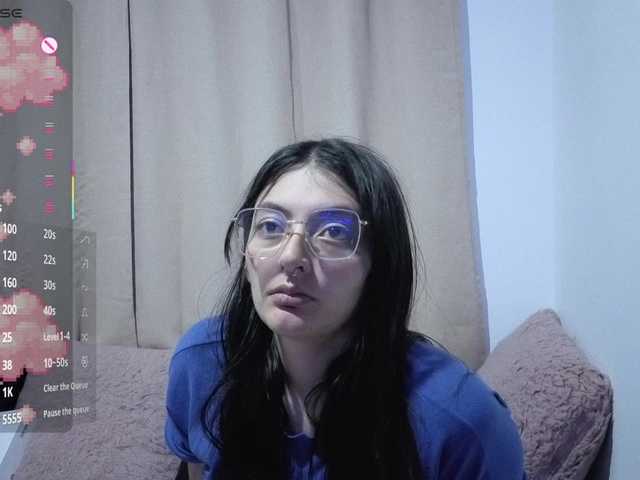 Lesliee22 live webcam show