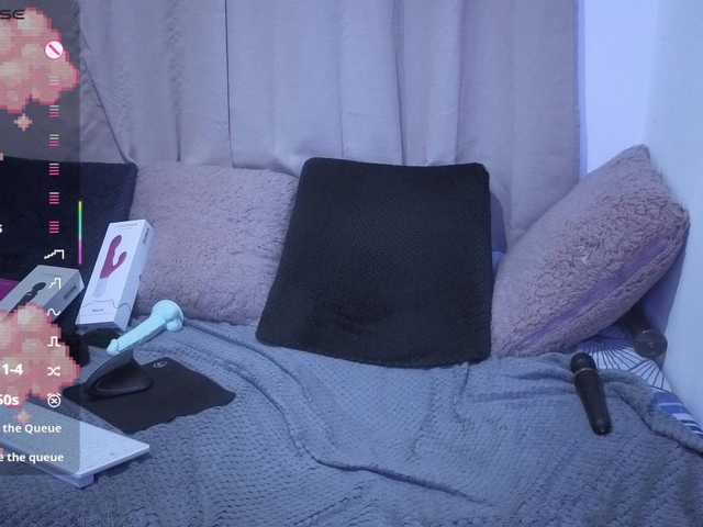 Lesliee22 live webcam show