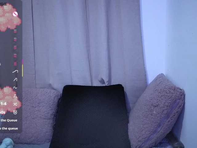 Lesliee22 live cam on BongaCams