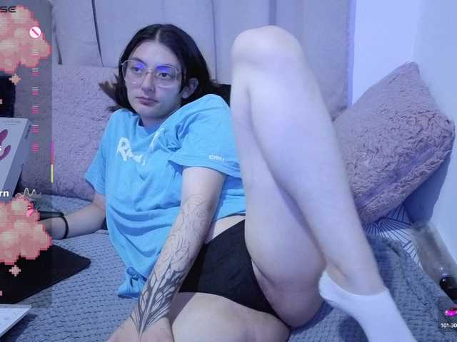 Lesliee22 live webcam show