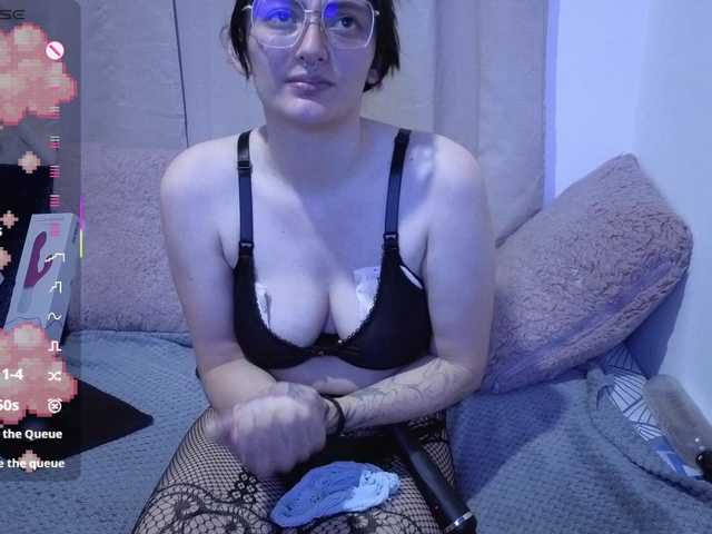 Lesliee22 live webcam show