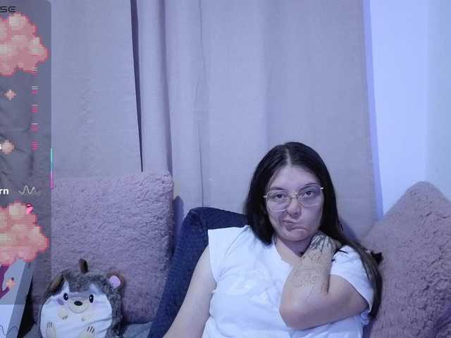 Lesliee22 live cam on BongaCams