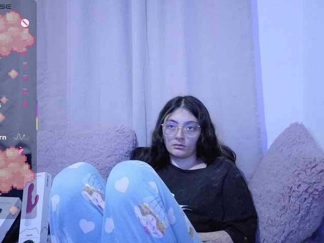 Lesliee22 live cam on BongaCams
