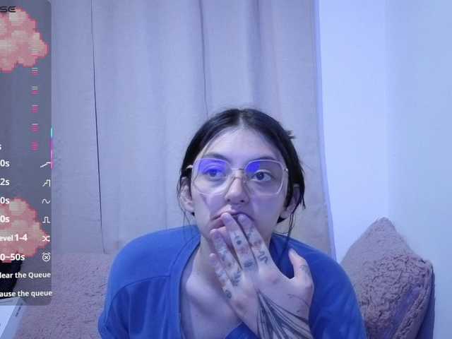 Lesliee22 live webcam show