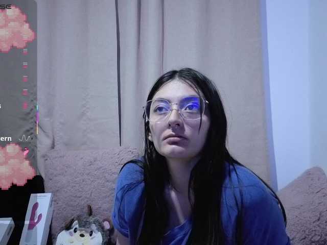 Lesliee22 live cam on BongaCams