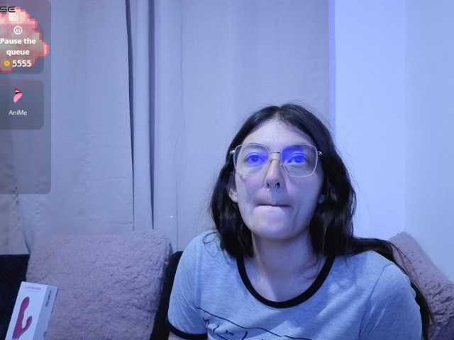 Lesliee22 live cam on BongaCams