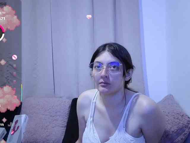Lesliee22 webcam