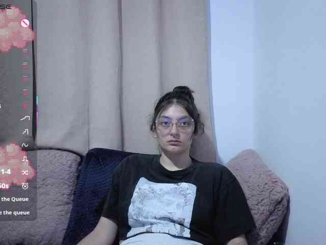 Lesliee22 webcam