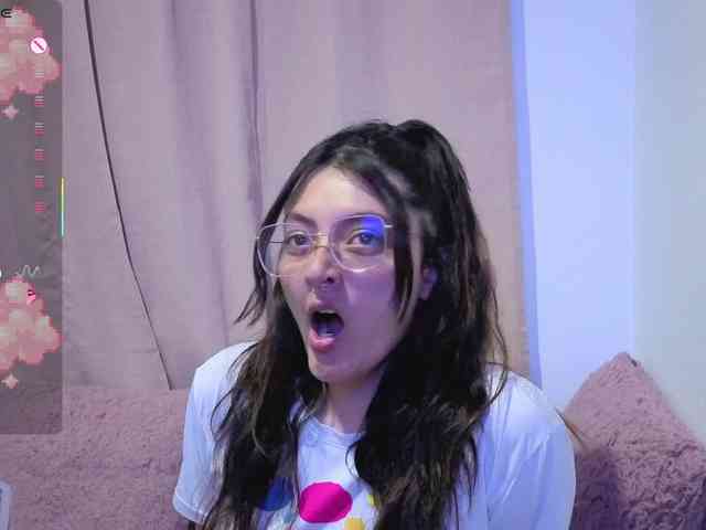 Lesliee22 webcam