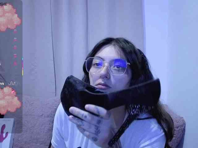 Lesliee22 webcam