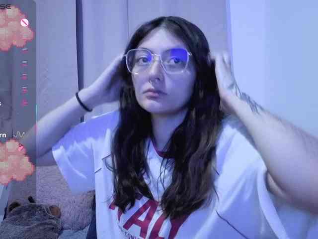 Lesliee22 webcam