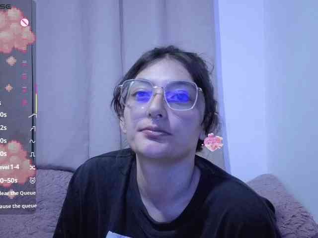 Lesliee22 webcam