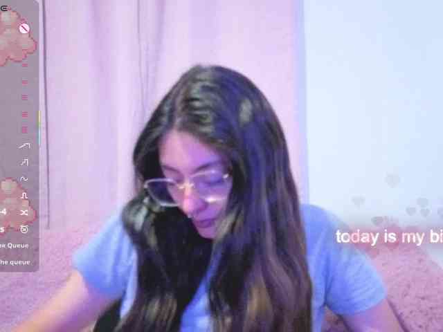 Lesliee22 webcam