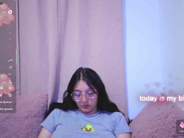 Lesliee22 webcam